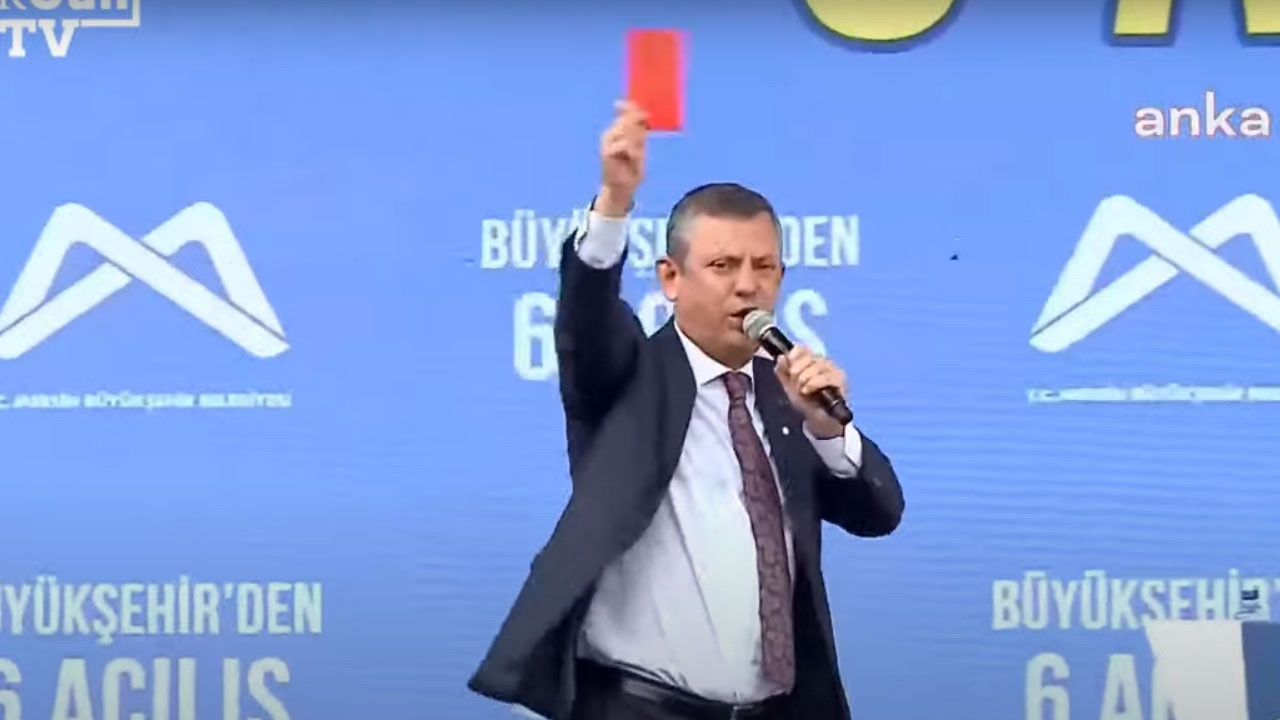 Özgür Özel: Türkiye, kırmızı kartı göstermeye hazır mıyız?