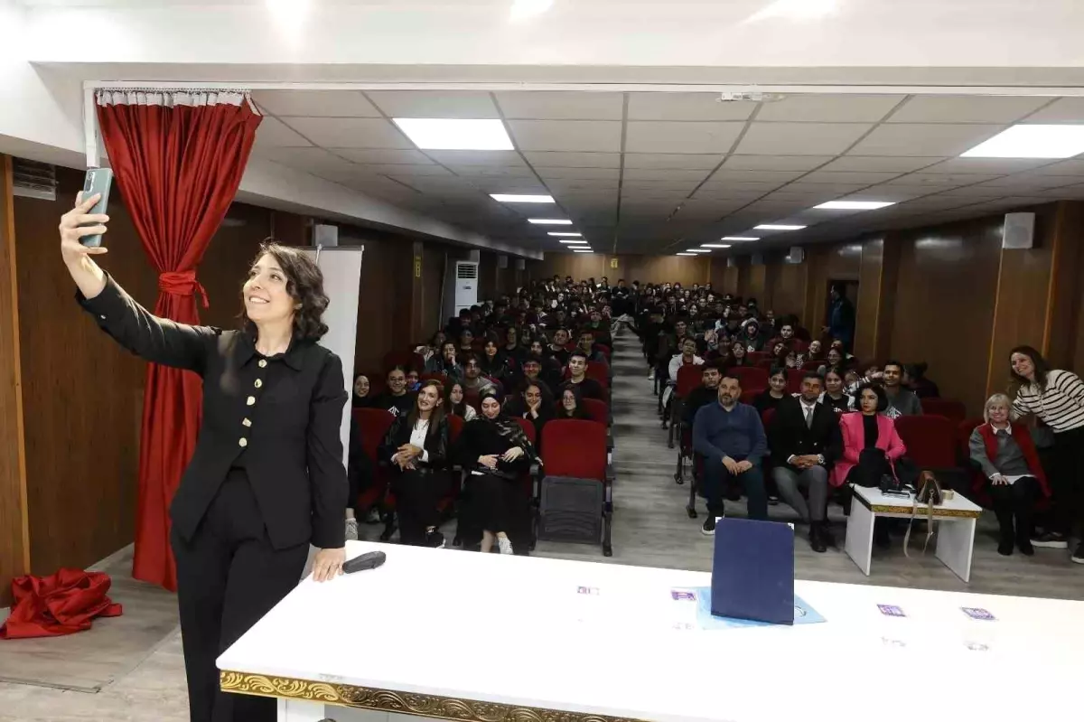 GİBTÜ Bilim Söyleşileri Programı Başladı