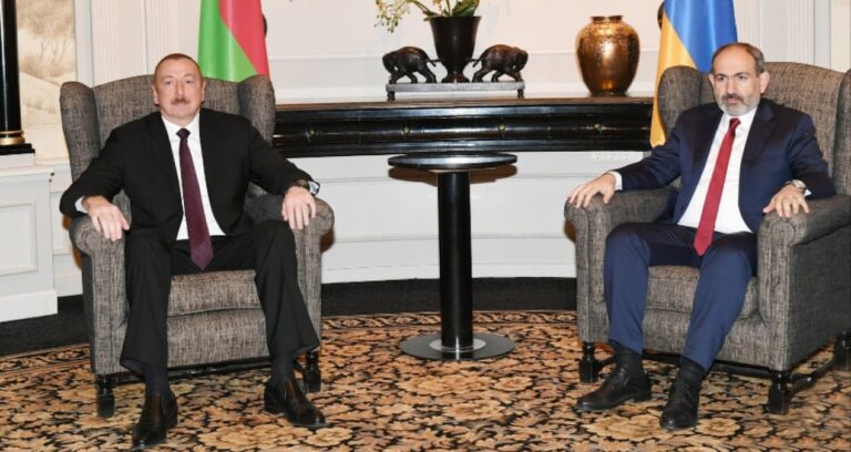 ermenistan-ve-azerbaycan-baris-gorusmeleri-icin-abu-dabiye-gidiyor-nePa59Jq.jpg
