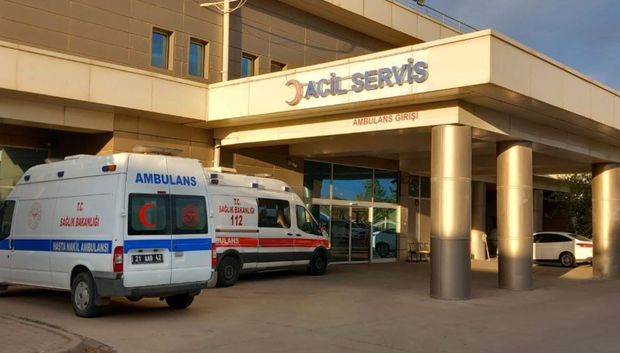 diyarbakirda kamyonetin altinda kalan bebek yasamini yitirdi a8fcUPAZ