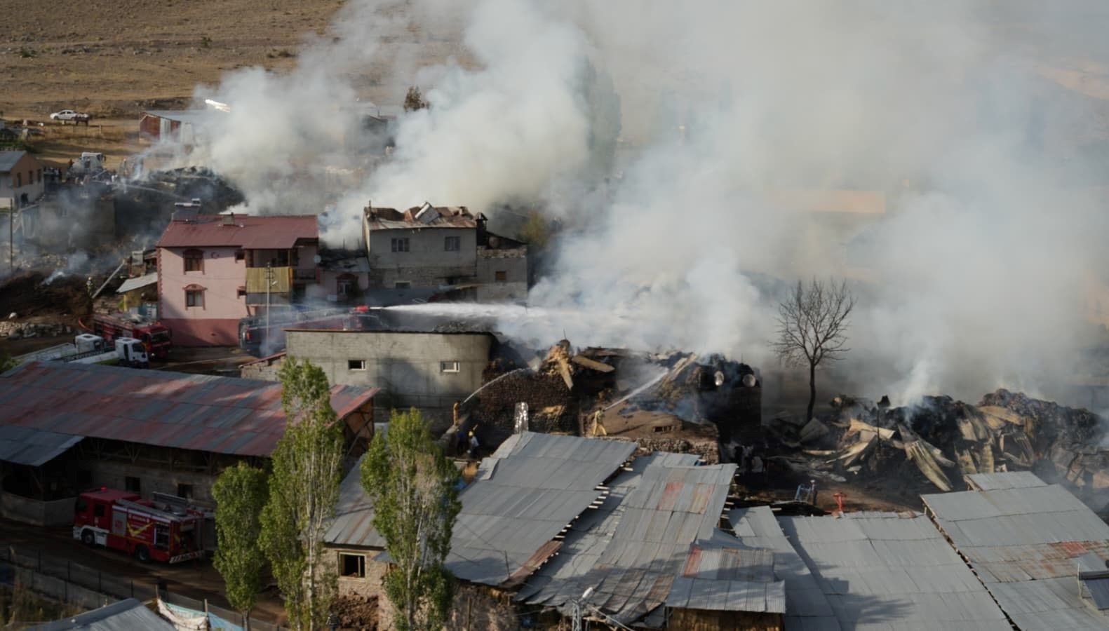 erzurumda kirsal mahallede yangin cok sayida ev zarar gordu gQvBDQQq