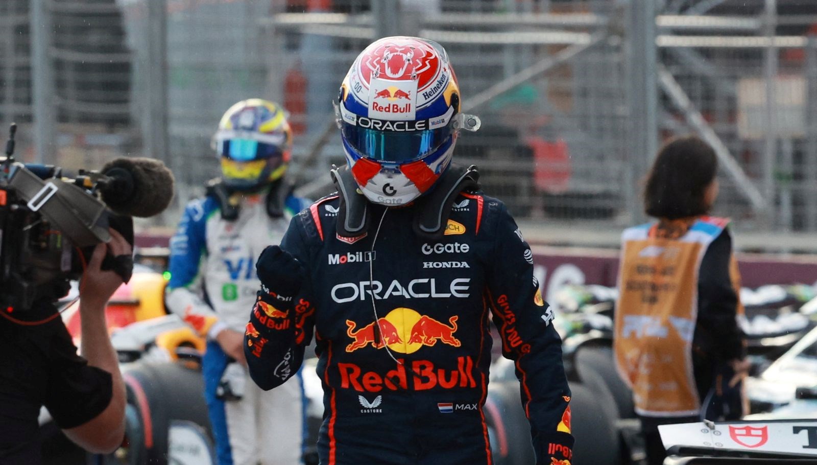 formula 1de pole pozisyonu max verstappenin SBGtApk5
