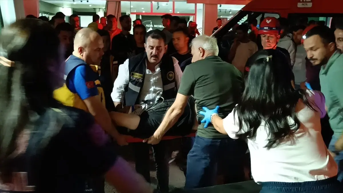 kozanda otomobil mobilya magazasina girdi feD7tdvp