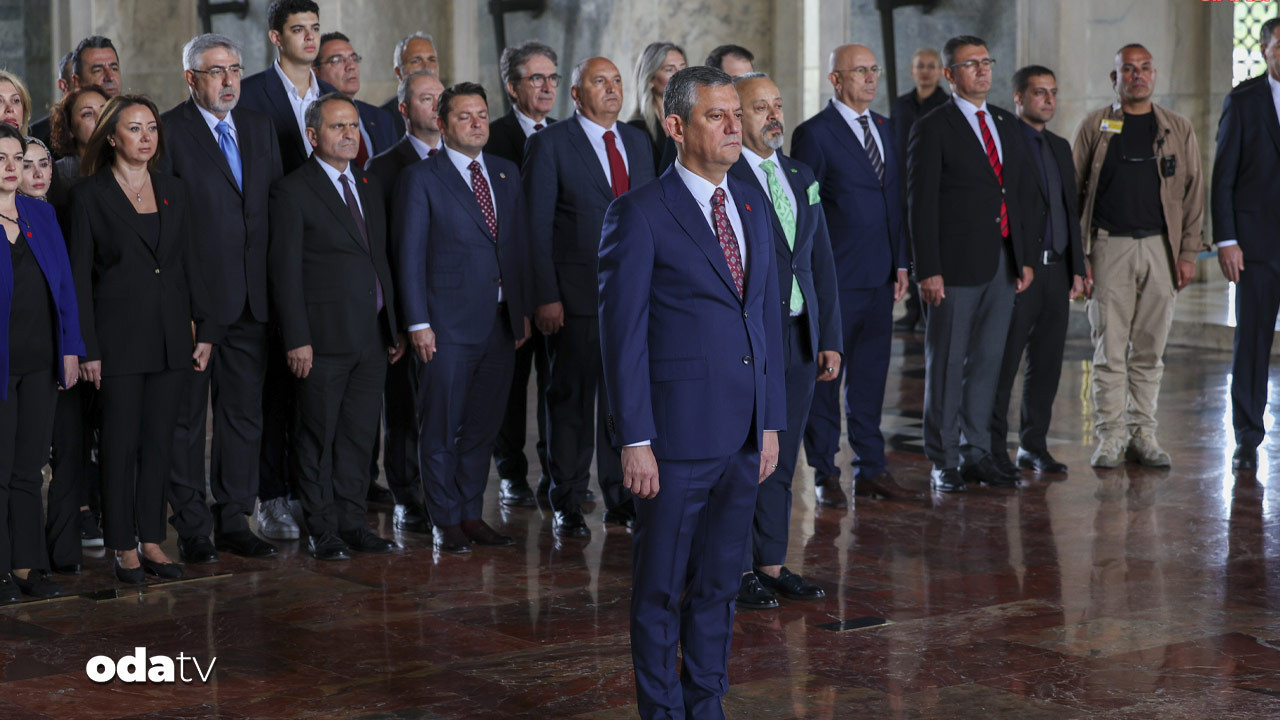 ozgur ozel anitkabirde mucadeleyi kararlilikla surduruyoruz ORLEThmF