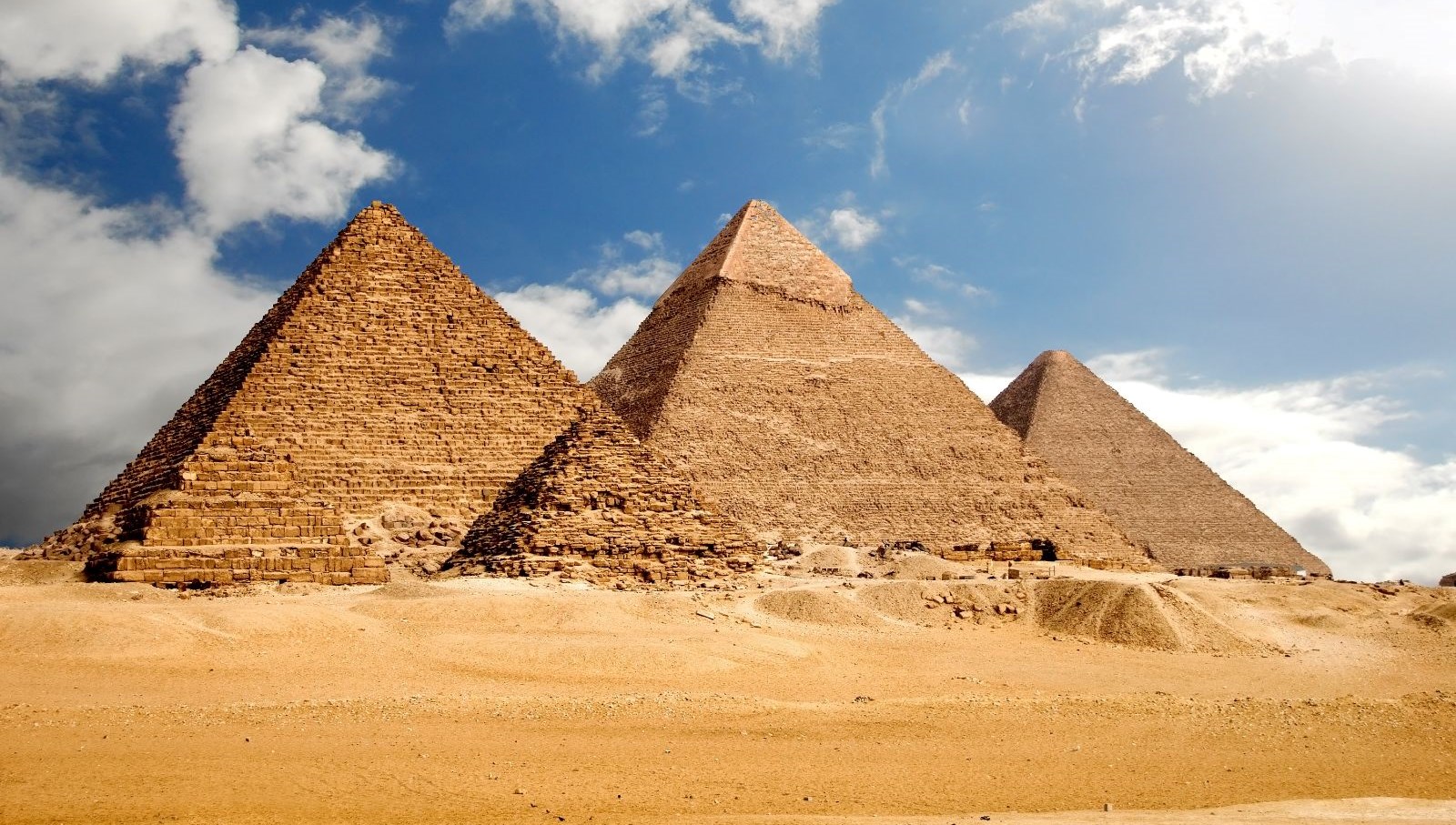 piramitlerin bitmeyen sirri yer alti dunyasina acilan uc kuyu kesfedildi E2gN9zrw.jpg